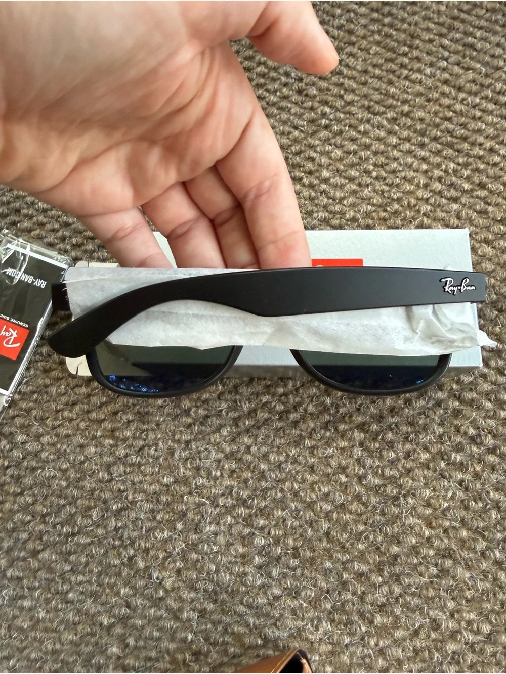 Brand New Ray Ban Polarized New Wayfarer Sunglasses RB2132 Size 55